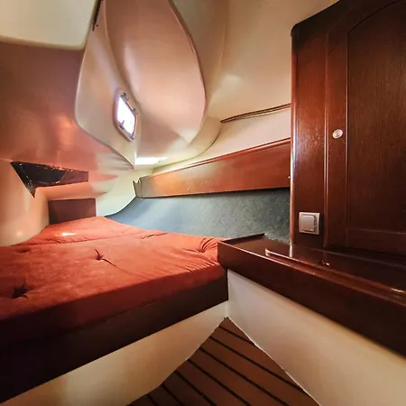 Ботель Sailing Life Style - Rejsy Mazurskie Ze Sternikiem. Kolonia Rybacka