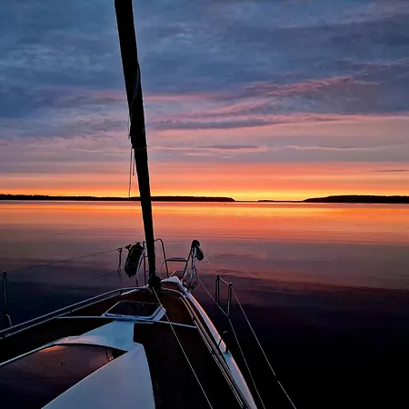 Sailing Life Style - Rejsy Mazurskie Ze Sternikiem. Kolonia Rybacka
