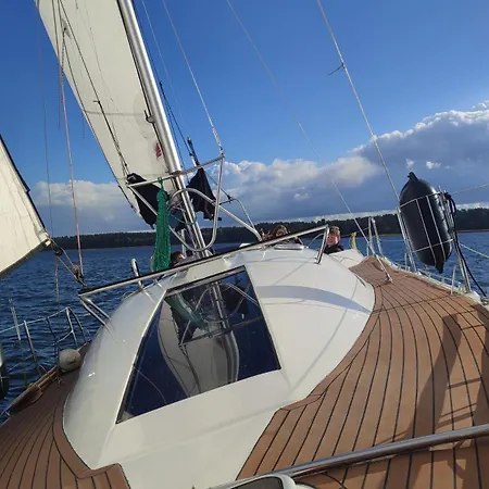 Ботель Sailing Life Style - Rejsy Mazurskie Ze Sternikiem. Kolonia Rybacka