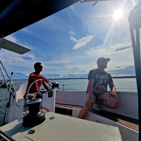 Ботель Sailing Life Style - Rejsy Mazurskie Ze Sternikiem.