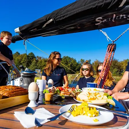 Ботель Sailing Life Style - Rejsy Mazurskie Ze Sternikiem.