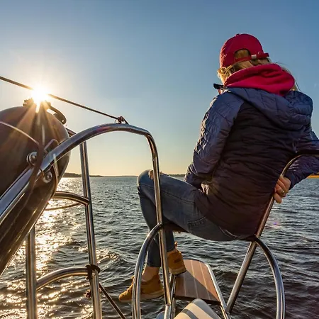 Ботель Sailing Life Style - Rejsy Mazurskie Ze Sternikiem. Kolonia Rybacka