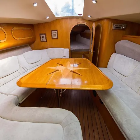 Sailing Life Style - Rejsy Mazurskie Ze Sternikiem. Ботель